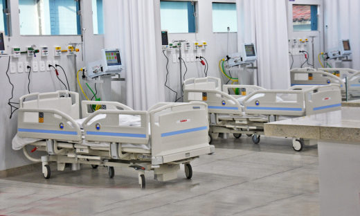 Hospital recebeu 10 leitos de UTI, atualmente utilizados por pacientes acometidos pela Covid-19