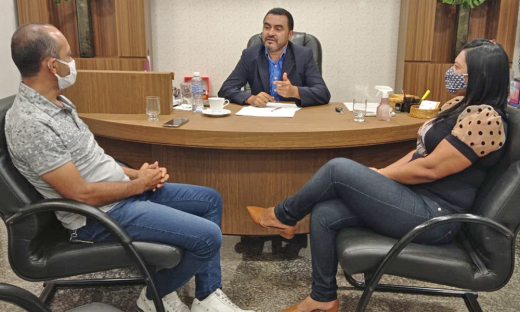 Vice-prefeito reeleito de Pindorama, Edinon Mendes, acompanhado de sua esposa Marinalva Araújo, também esteve com o vice-governador
