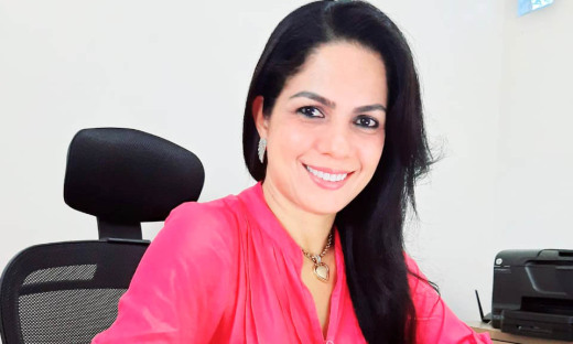 Diretora Angela Tiago Barbosa destaca a atuação da equipe escolar para manter a qualidade do ensino