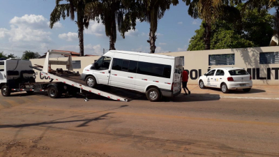 Veículo apreendido realizando transporte clandestino no município de Colinas do Tocantins Veículo apreendido realizando transporte clandestino no município de Colinas do Tocantins