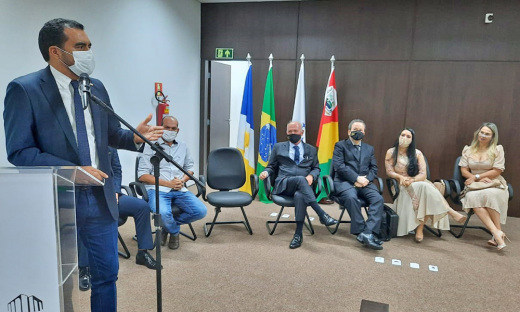 Wanderlei Barbosa destacou o trabalho do presidente Helvécio Maia à frente do Tribunal de Justiça e o desprendimento em estabelecer importantes parcerias com o Governo do Estado