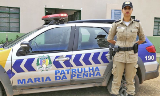 Capitão da PM, Flávia Roberta Pereira de Oliveira, comandante da Patrulha Maria da Penha no Tocantins
