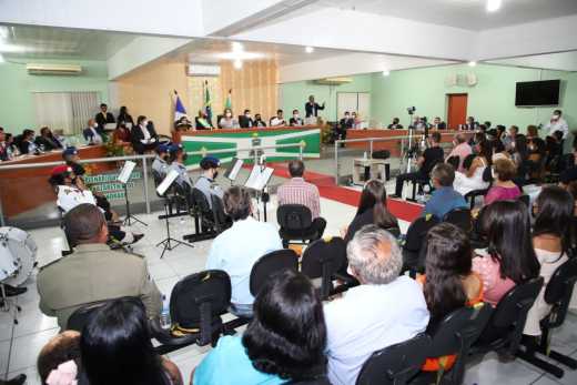 A solenidade ocorreu na Câmara Municipal de Araguatins e teve início às 20h30