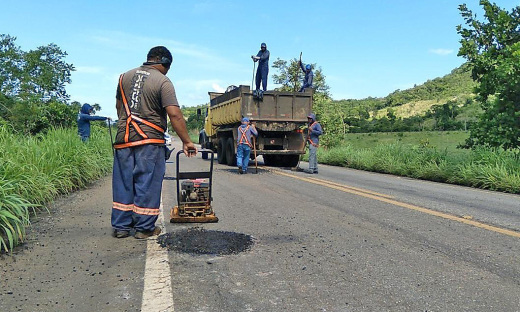 Governo do Tocantins começa o ano realizando manutenção viária para manter a trafegabilidade das rodovias