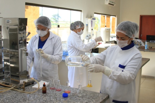 Laboratório científico da Unitins Agro conta com pesquisadores qualificados 