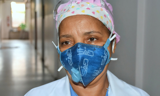 Rosimeire de Almeida, técnica de enfermagem há 15 anos no HGP, foi umas profissionais das imunizadas
