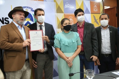 Governador Mauro Carlesse, Secretária Adriana Aguiar, Presidente do CEE/TO, Robson Vila Nova e autoridades. Governador Mauro Carlesse, Secretária Adriana Aguiar, Presidente do CEE/TO, Robson Vila Nova e autoridades.