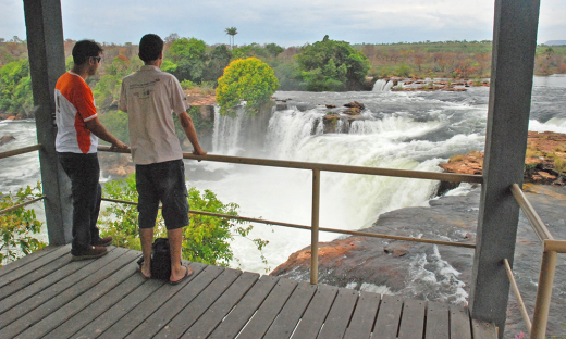 Cachoeira da Velha é um dos principais atrativos do Parque Estadual do Jalapão 