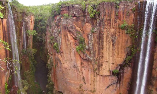 Cânion Encantado, em Almas, reúne trilhas e cachoeiras incríveis