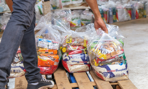 Governo do Tocantins atende 15 mil famílias em mais uma etapa de entrega de cestas básicas