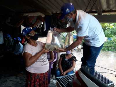 Os alevinos vão beneficiar 63 famílias das comunidades quilombolas Baião e Poço Dantas Os alevinos vão beneficiar 63 famílias das comunidades quilombolas Baião e Poço Dantas