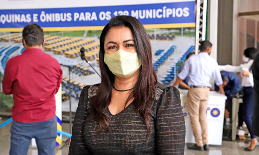 A prefeita de Caseara, Ildislene Santana  , conta que as novas máquinas irão atender aos produtores rurais dos assentamentos do município