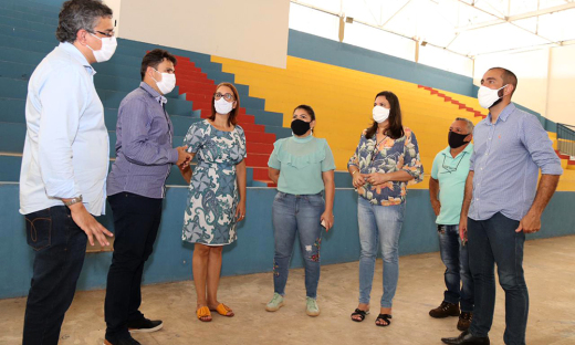 No início deste mês, a titular da Seduc, Adriana Aguiar, visitou a sede do Ginásio de Esportes Neblina, em Araguaína   