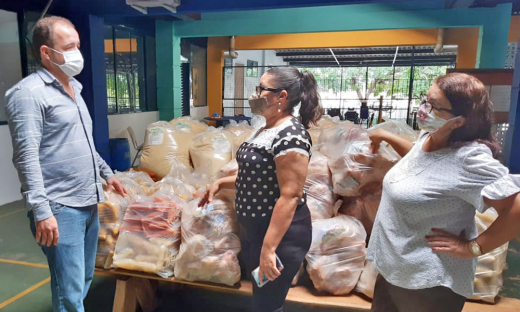 Entrega de alimentos beneficiou seis entidades socioassistenciais da Capital que prestam atendimento a 417 famílias da comunidade local
