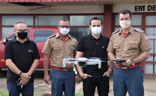Durante a reunião, o comandante geral do Corpo de Bombeiros Militar e coordenador Estadual da Defesa Civil, coronel Reginaldo Leandro da Silva, anunciou a doação de um drone pela Energisa