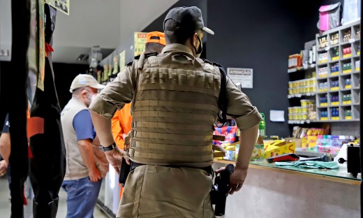 Força-tarefa orienta funcionários de distribuidora no centro de Palmas