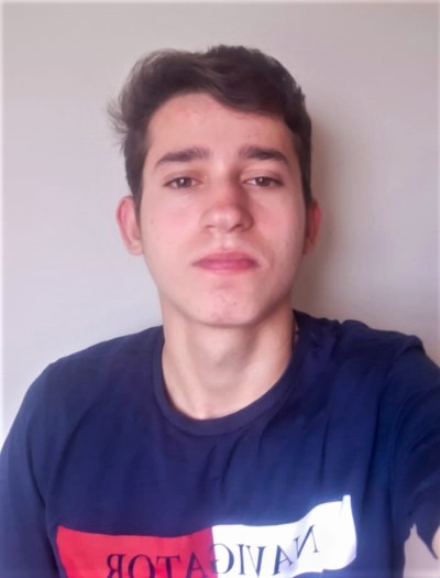 Ryan Cezário dos Santos tem 17 anos e com 980 pontos na redação do Enem 2020 sonha em fazer medicina (Divulgação) Ryan Cezário dos Santos tem 17 anos e com 980 pontos na redação do Enem 2020 sonha em fazer medicina (Divulgação)