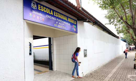 A Escola Estadual Modelo, de Araguaína, é uma das principais referências no trabalho com a Língua Brasileira de Sinais e o Sistema Braille
