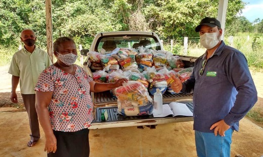 Produtora Maria das Graças Rodrigues Neres, do Projeto de Assentamento Bom Jesus, de Santa Rosa do Tocantins, agradeceu os alimentos que tem recebido