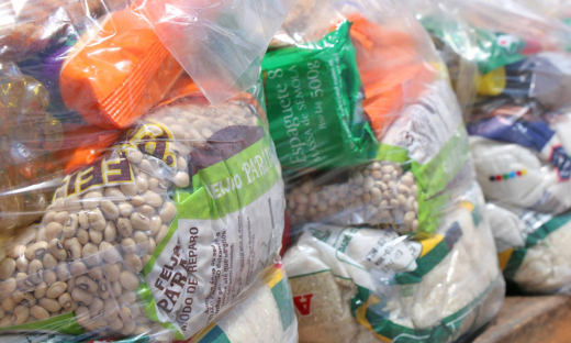 Desde março de 2020 já foram distribuídos pelo Governo do Tocantins mais de 1 milhão de  kits de alimentos, nos 139 municípios do estado