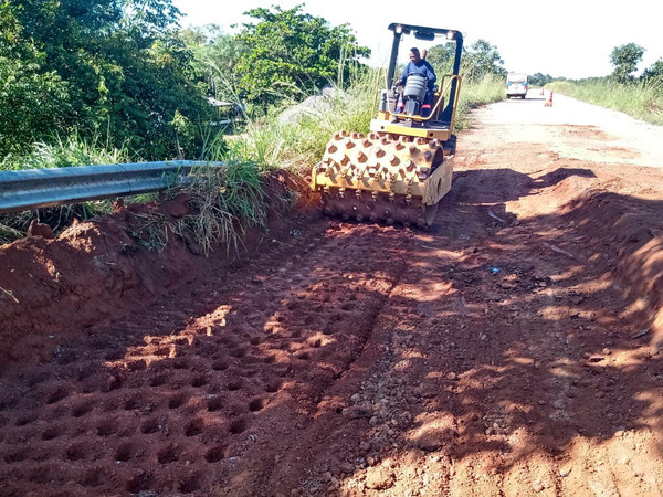 Equipe fez o preenchimento de espaços que estavam sendo erodidos pela água do rio Caracol