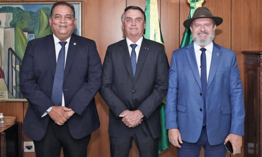 Governador Carlesse, acompanhado do senador Eduardo Gomes, reuniu-se com o presidente Jair Bolsonaro para tratar de obras e recursos
